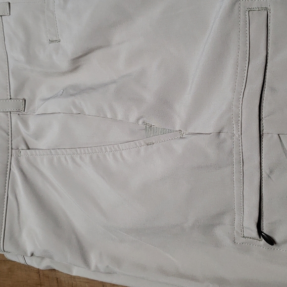 Izod Golf Shorts - Picture 7 of 8